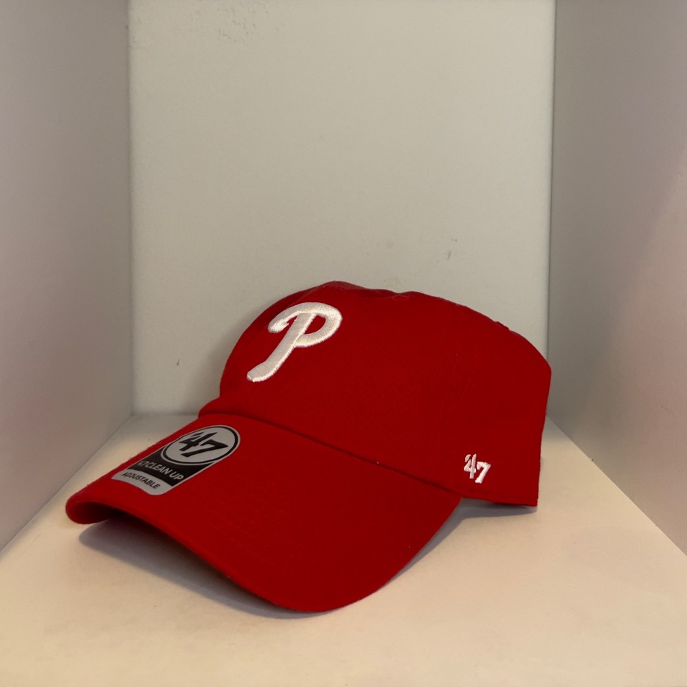 RED PHILLIES HAT.